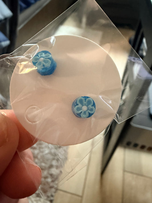 Handmade Round Blue Flower Resin Earrings – Cute Lightweight Studs for Everyday Wear